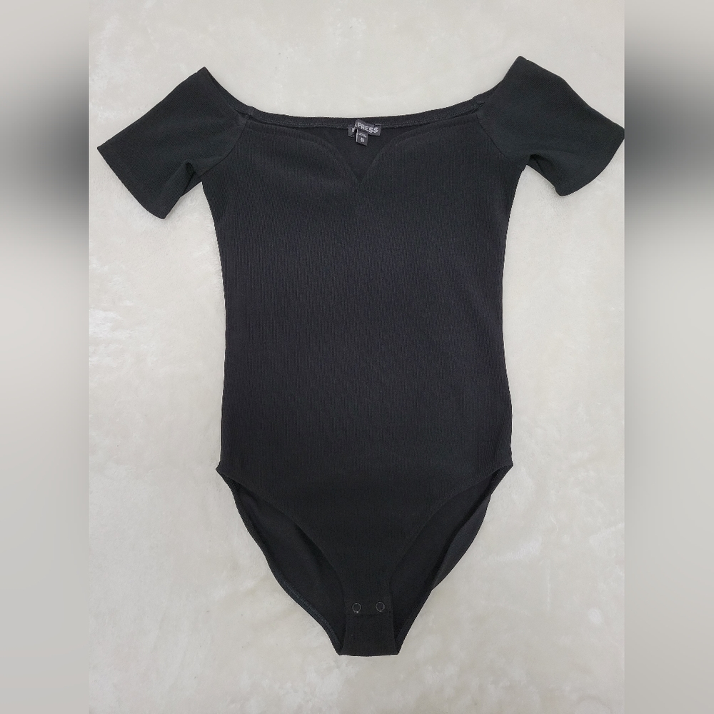 Express. Size XS. Black Bodysuit. V Neck Detail. Rib Knit.